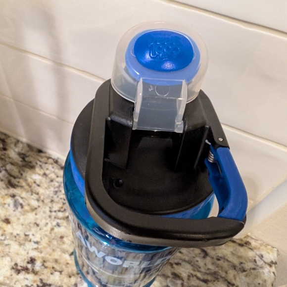 Sea World 2011 Cool Gear Water Bottle Busch Gardens Florida Blue BPA Free EUC - Picture 3 of 6